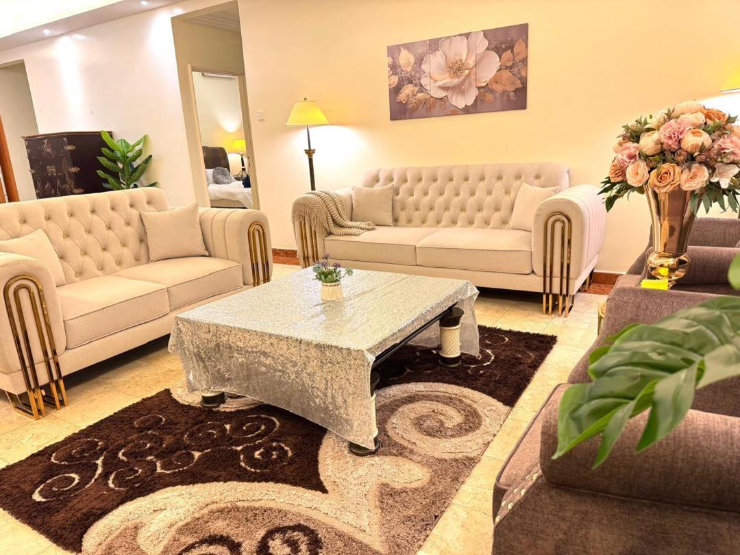 Klcc In Kl 2000sqf Luxurious Apartment Kuala Lumpur