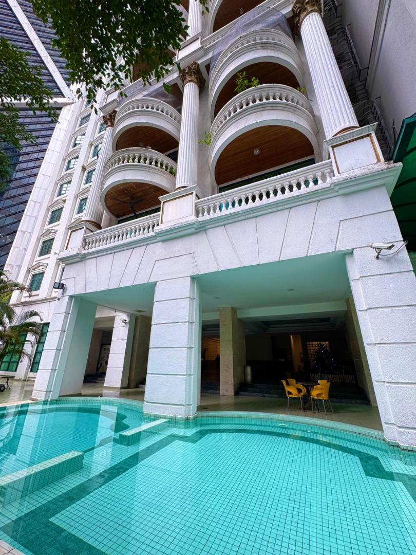 Klcc In Kl 2000sqf Luxurious